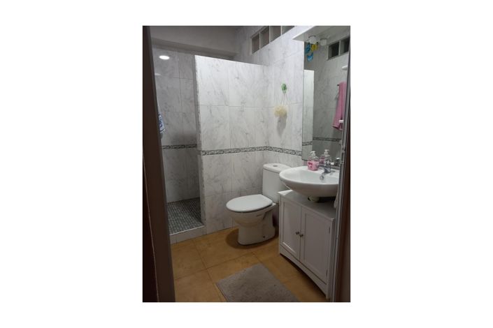 Image No.17-7 Bed Townhouse for sale