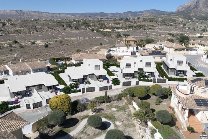 Image No.9-3 Bed Villa for sale