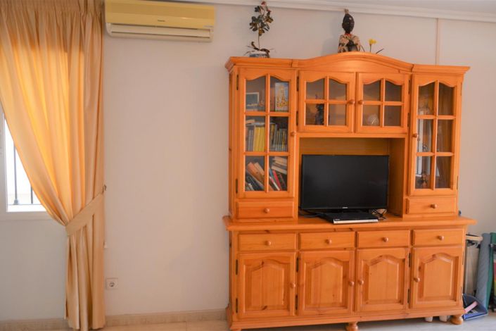 Image No.8-2 Bed Townhouse for sale