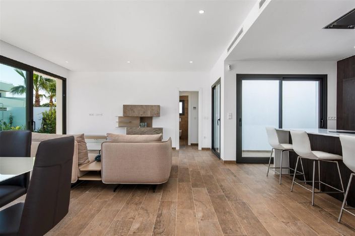 Image No.6-3 Bed Villa for sale