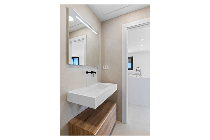 Image No.18-3 Bed Apartment for sale