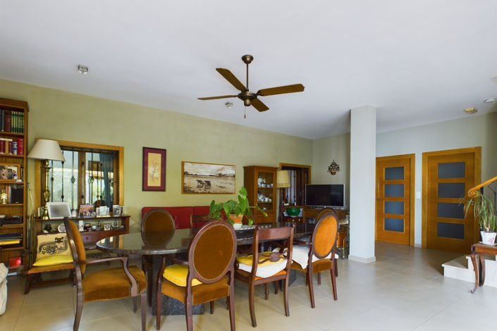 Image No.27-6 Bed Villa for sale