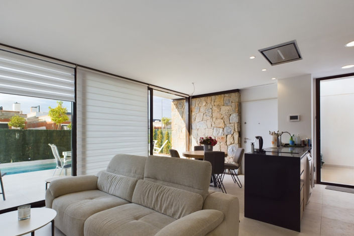 Image No.17-2 Bed Villa for sale