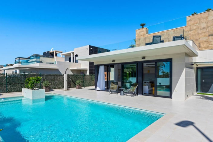 Image No.12-4 Bed Villa for sale