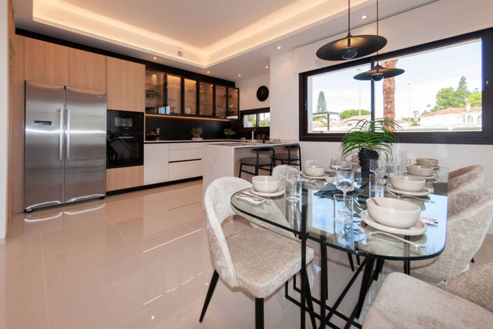 Image No.6-3 Bed Villa for sale