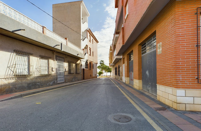 Image No.1-3 Bed Townhouse for sale