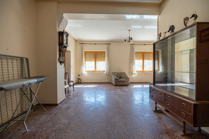 Image No.12-6 Bed Villa for sale