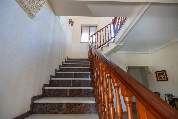 Image No.20-6 Bed Villa for sale