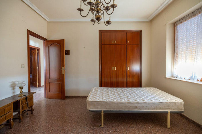 Image No.27-6 Bed Villa for sale