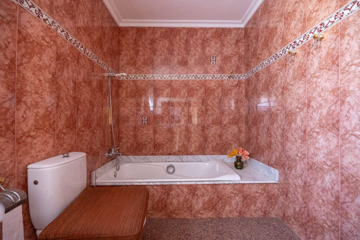 Image No.38-6 Bed Villa for sale