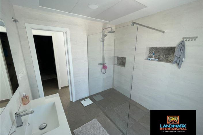 Image No.11-5 Bed Villa for sale