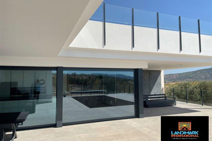 Image No.15-5 Bed Villa for sale