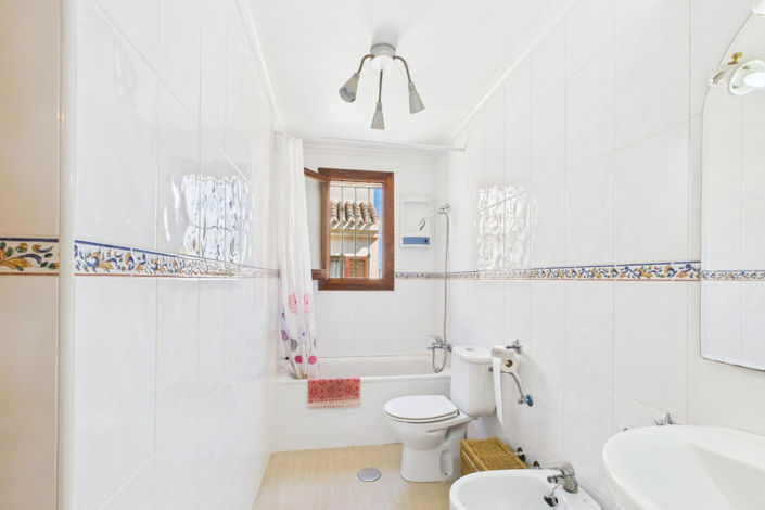 Image No.22-4 Bed Townhouse for sale