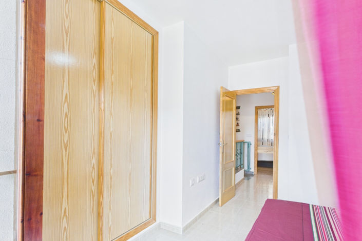 Image No.25-4 Bed Townhouse for sale