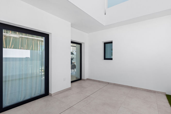 Image No.12-3 Bed Villa for sale