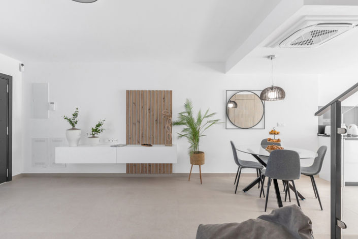 Image No.12-4 Bed Townhouse for sale