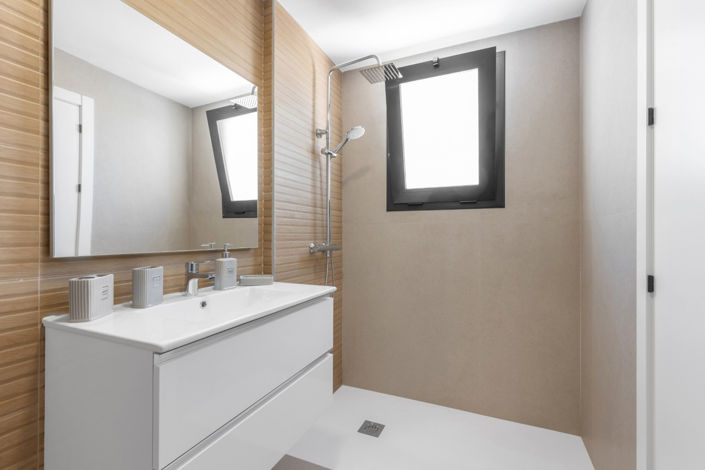 Image No.52-4 Bed Townhouse for sale