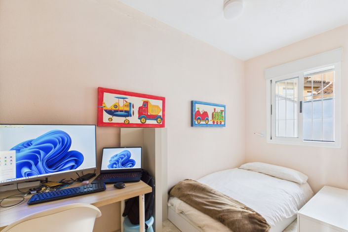 Image No.12-3 Bed Townhouse for sale