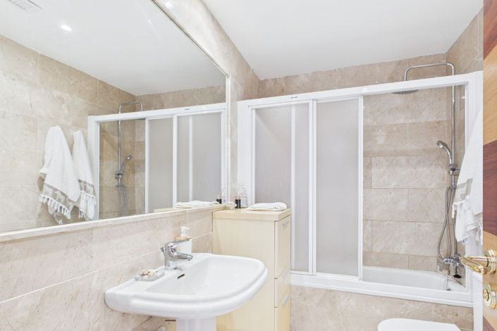 Image No.22-3 Bed Townhouse for sale