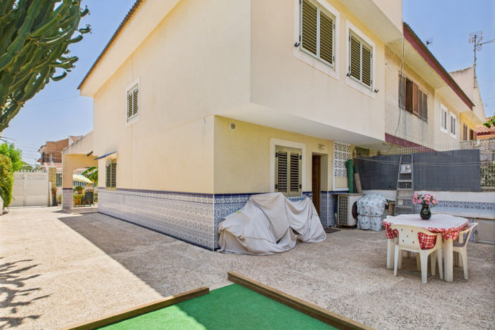 Image No.11-4 Bed Townhouse for sale