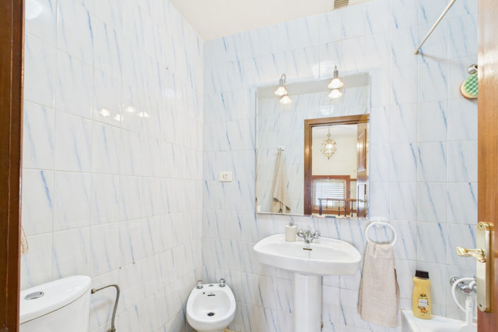 Image No.26-4 Bed Townhouse for sale