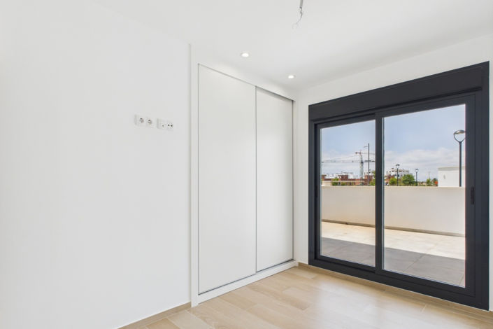 Image No.15-2 Bed Apartment for sale