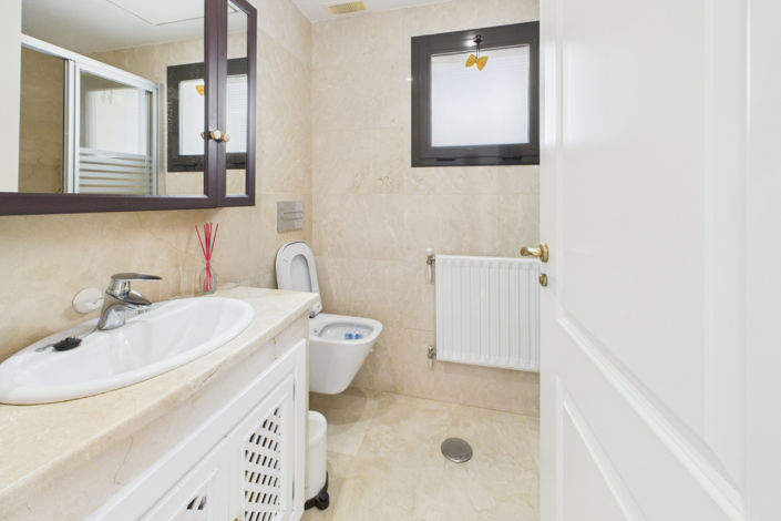 Image No.20-2 Bed Apartment for sale