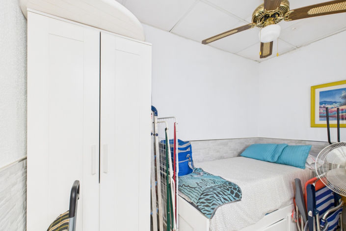 Image No.13-2 Bed Townhouse for sale