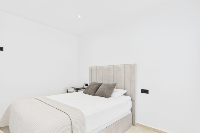 Image No.37-2 Bed Apartment for sale