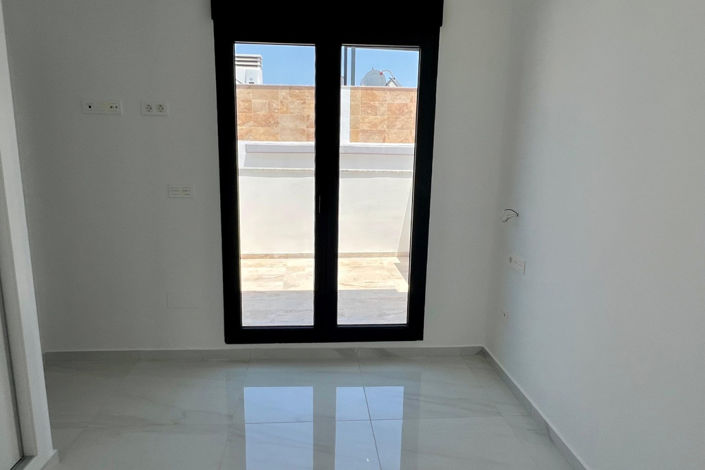 Image No.25-3 Bed Villa for sale