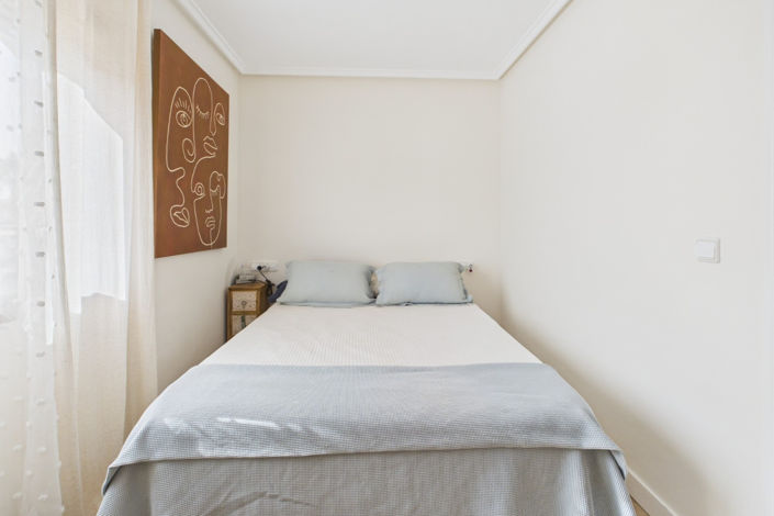 Image No.8-2 Bed Townhouse for sale