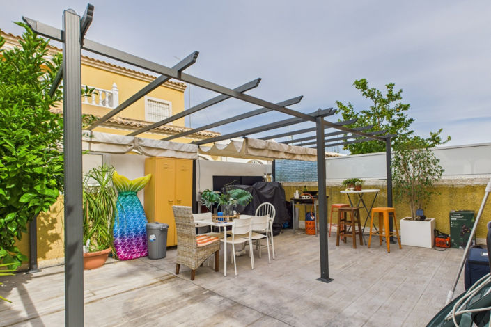 Image No.22-2 Bed Townhouse for sale