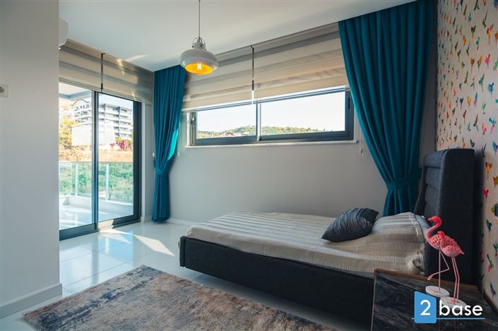 Image No.15-3 Bed Apartment for sale