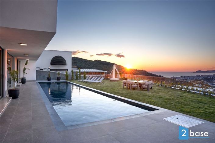 Image No.2-5 Bed Villa for sale