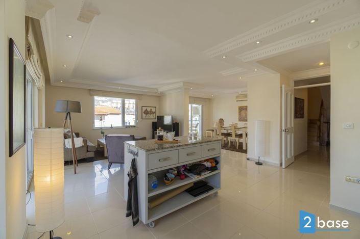 Image No.12-3 Bed Apartment for sale