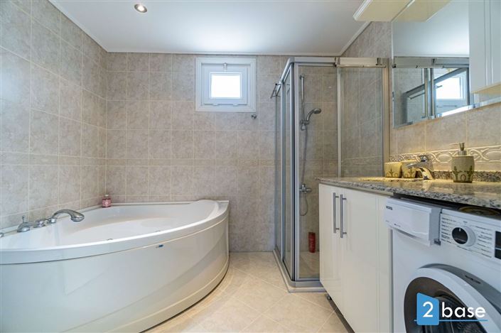 Image No.27-2 Bed Apartment for sale