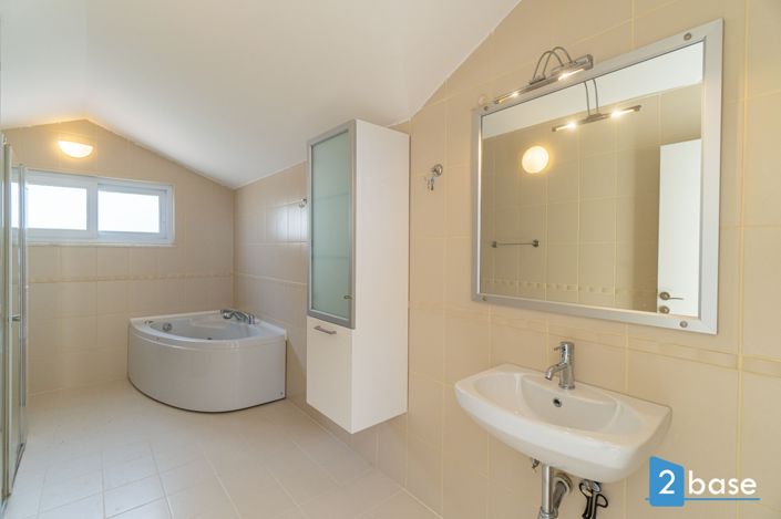 Image No.27-3 Bed Penthouse for sale