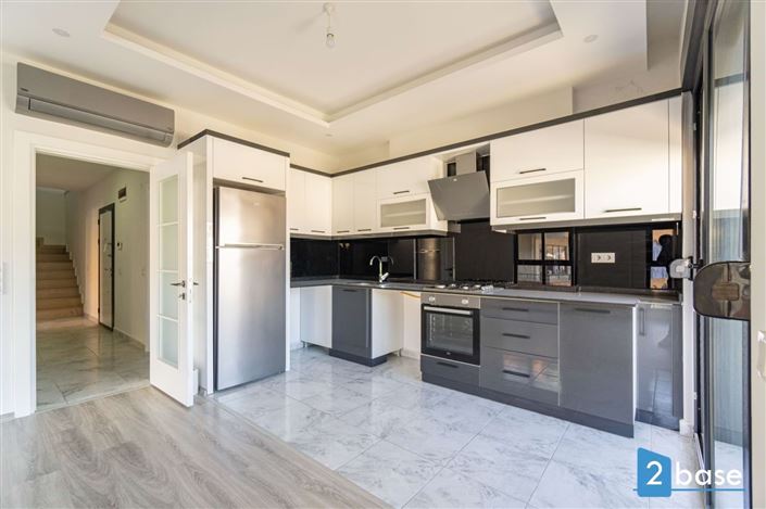 Image No.8-4 Bed Penthouse for sale