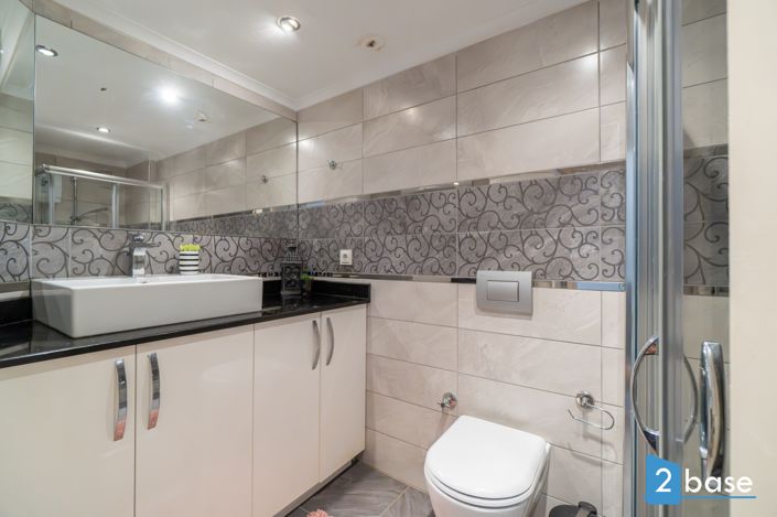 Image No.29-2 Bed Apartment for sale