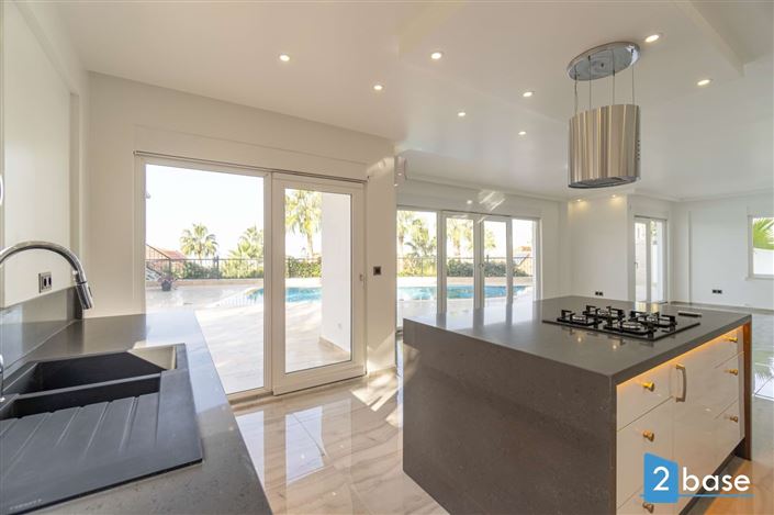 Image No.22-4 Bed Villa for sale