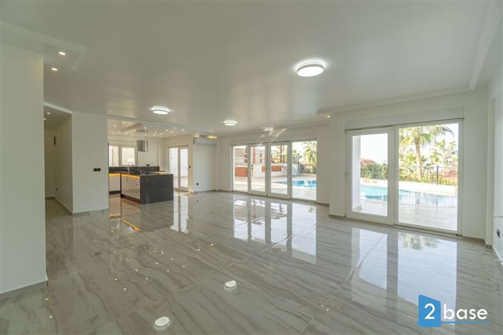 Image No.25-4 Bed Villa for sale