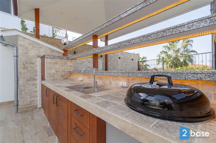 Image No.10-4 Bed Villa for sale