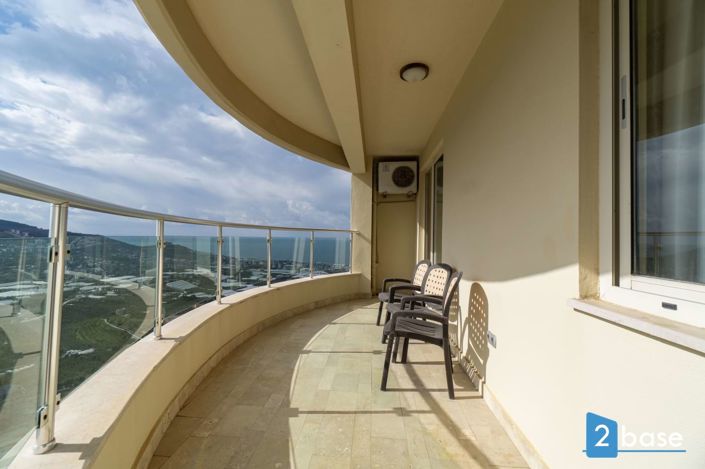 Image No.10-3 Bed Apartment for sale