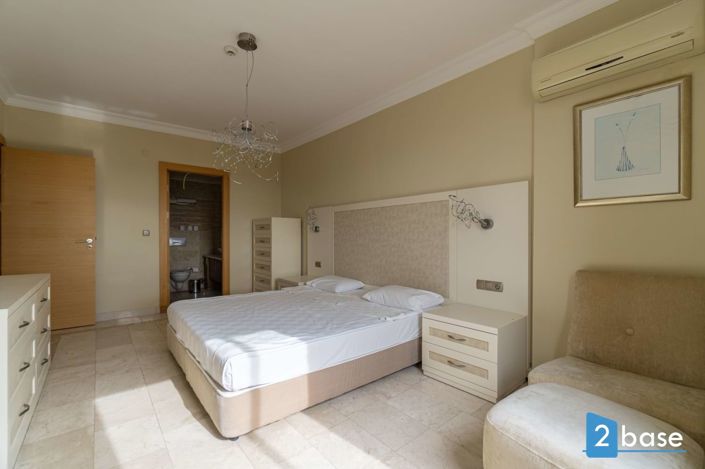 Image No.23-3 Bed Apartment for sale