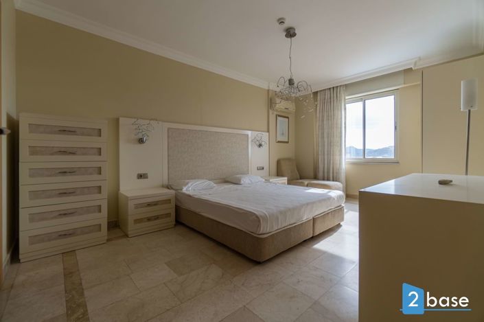 Image No.24-3 Bed Apartment for sale