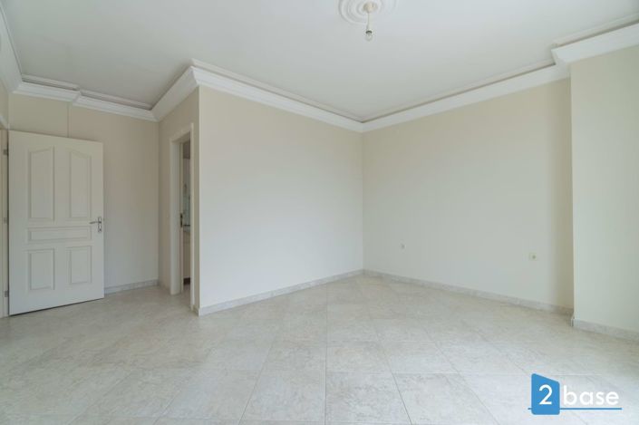 Image No.25-2 Bed Apartment for sale