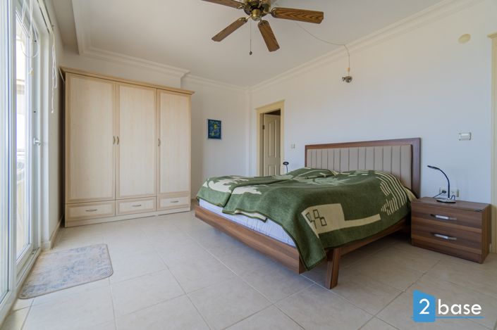 Image No.26-4 Bed Penthouse for sale