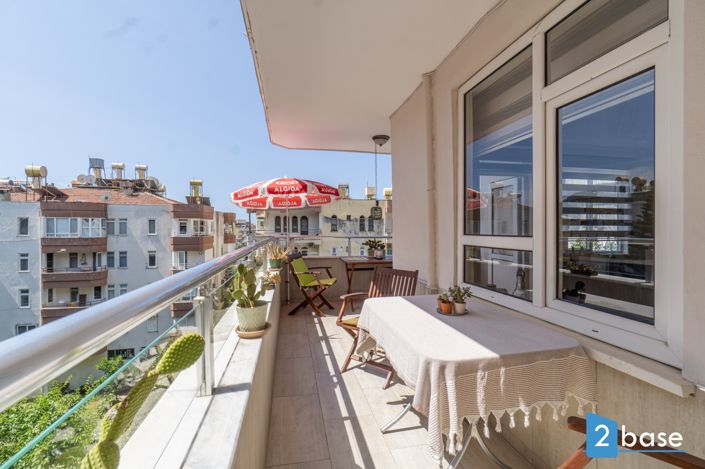 Image No.20-3 Bed Apartment for sale