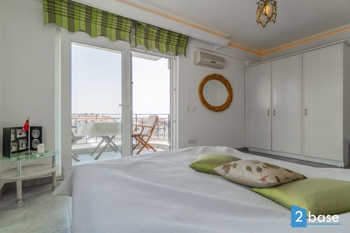 Image No.26-3 Bed Penthouse for sale