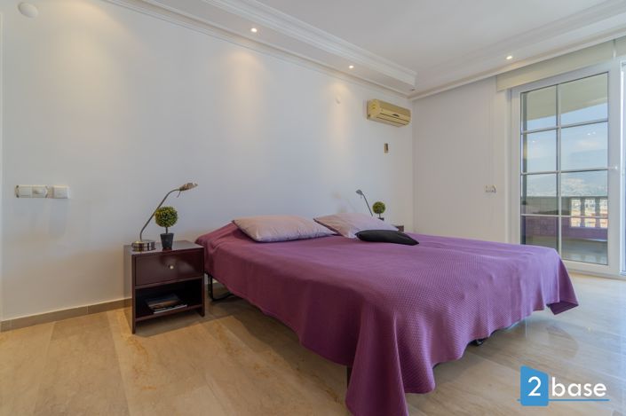 Image No.15-4 Bed Penthouse for sale